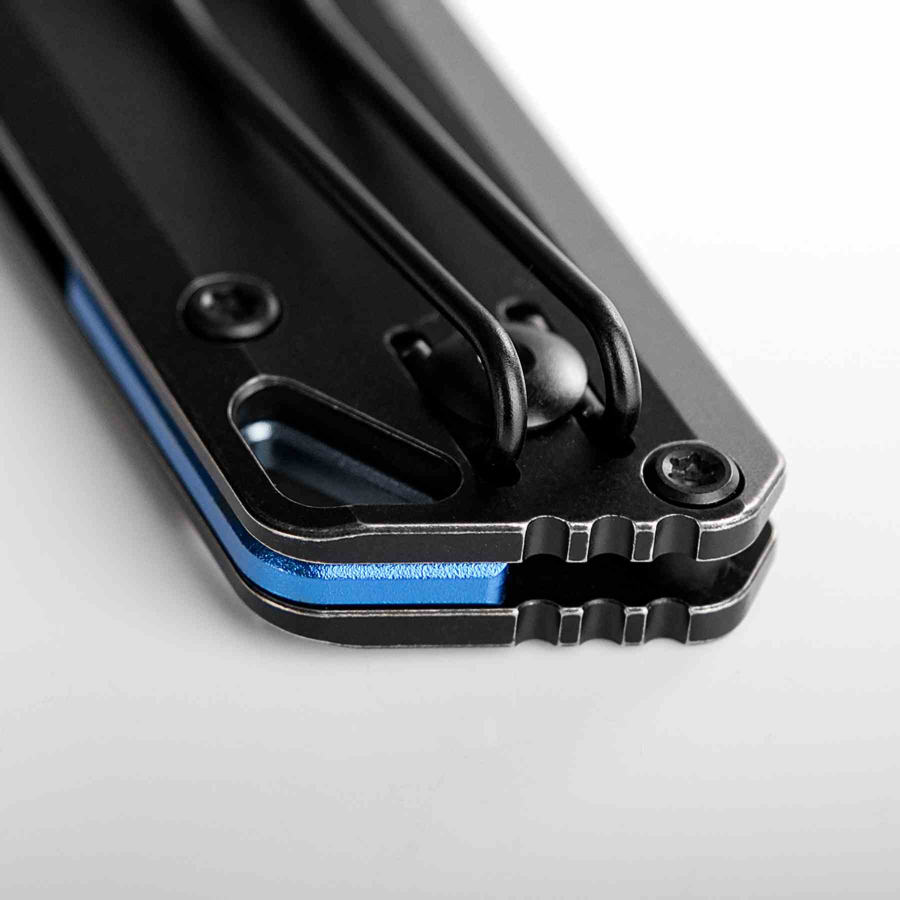 Parallel- Crossbar lock (2.90" 154CM Blade & Titanium Handle) - A3501 - Image 9