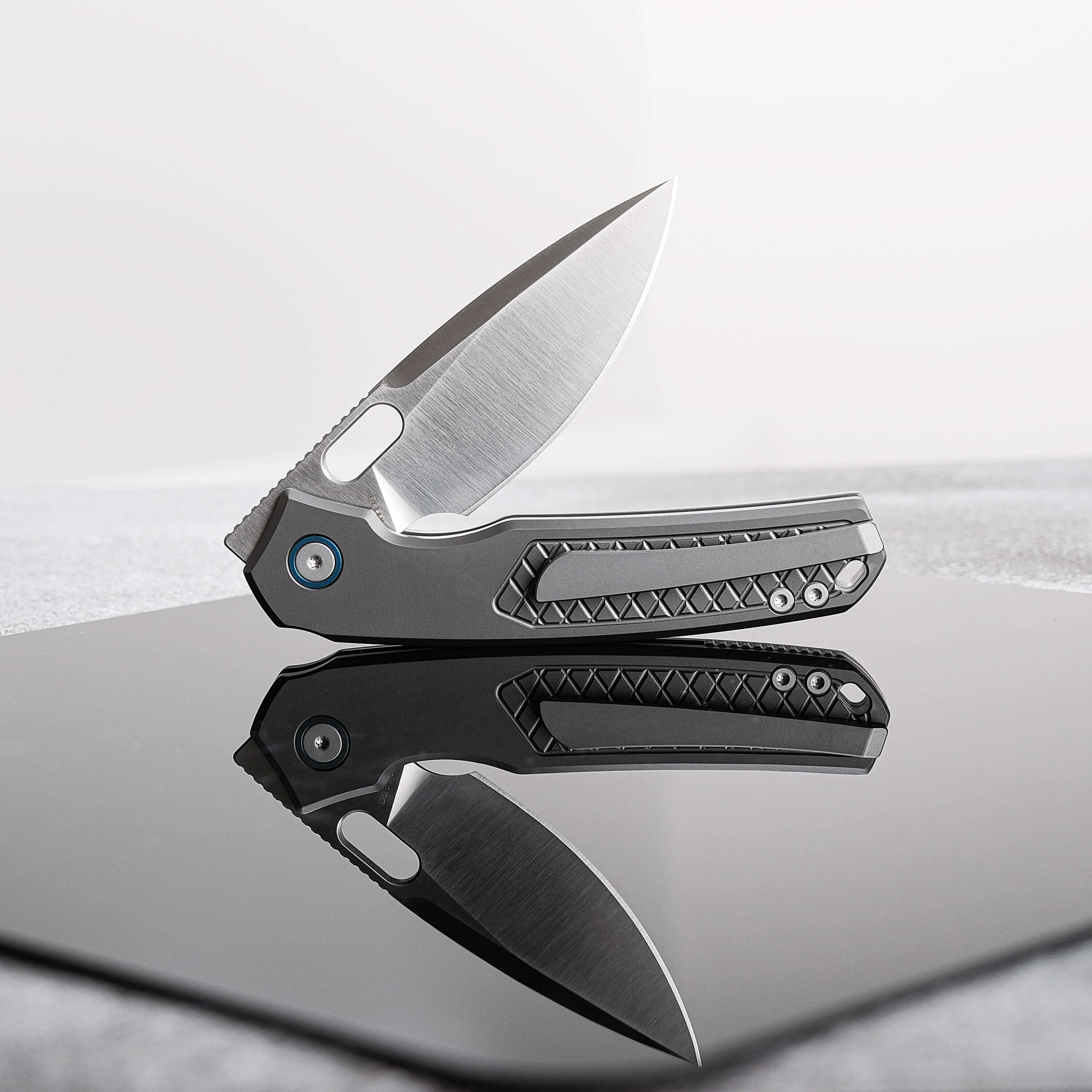Psyop - Top Liner Lock (3.32" Elmax Blade & Titanium Handle) - A2202 - Image 6