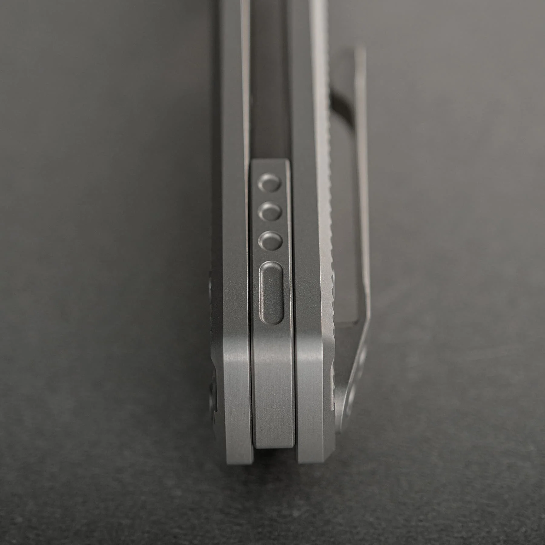 Raccoon® V -Vanchor Lock®  (3.22" M390 Blade & Titanium Handle) - A4003 - Image 11