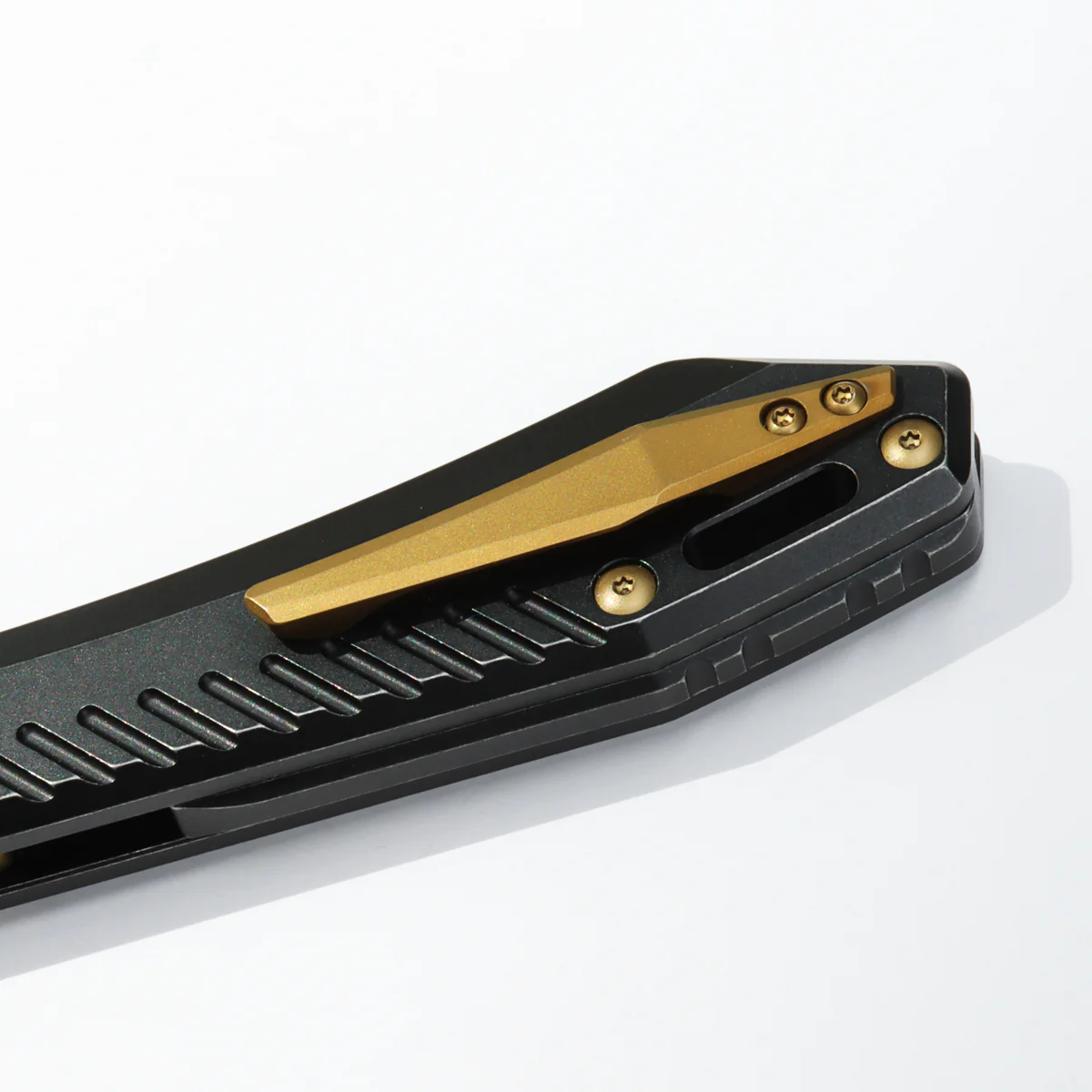 RSKAOS - Top Liner Lock (3.46" M390 Wharncliffe Blade & Titanium Handle) - MHET1 - Image 8
