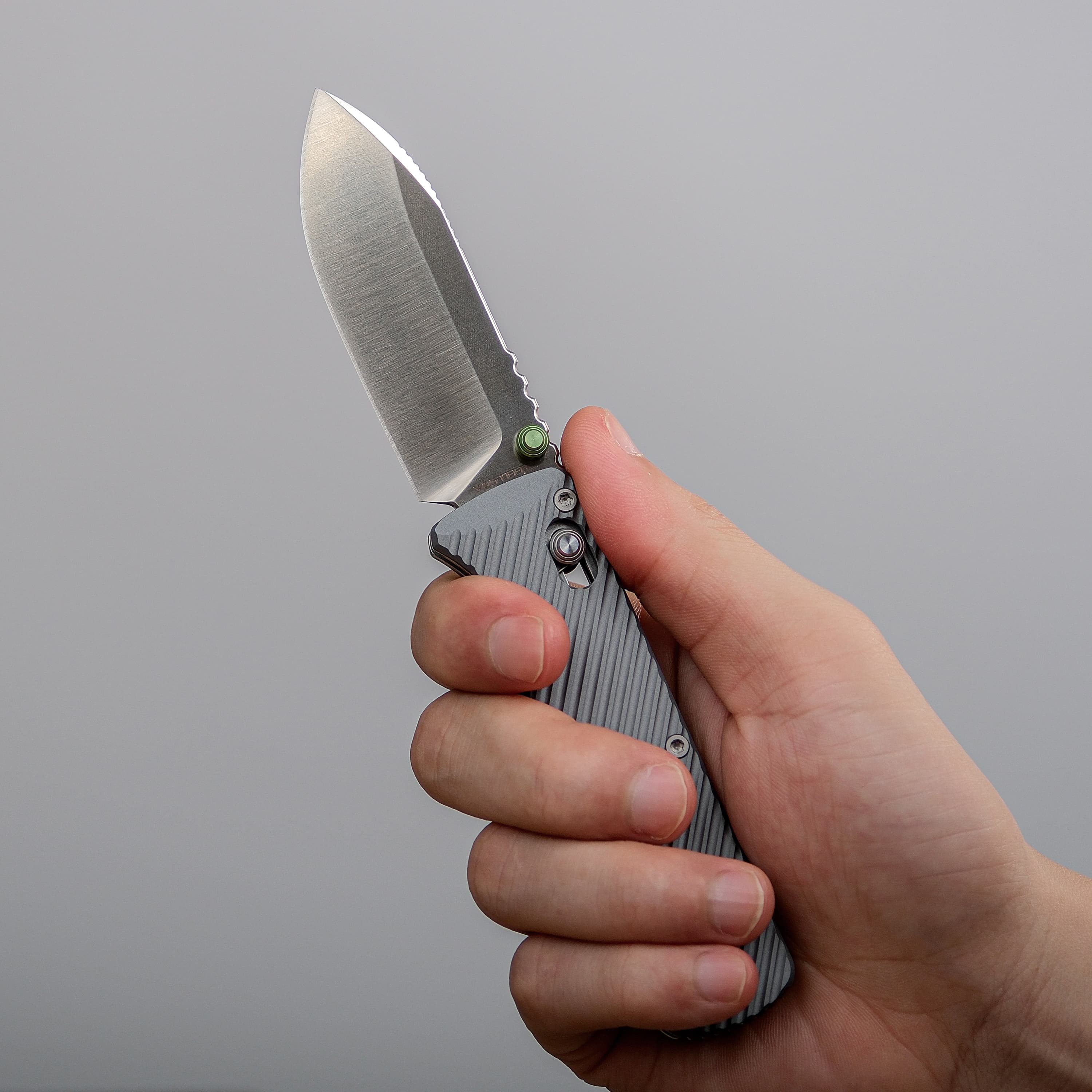 Vombat - Crossbar Lock (2.92" M390 Blade & Aluminum Handle) - A4104 - Image 17