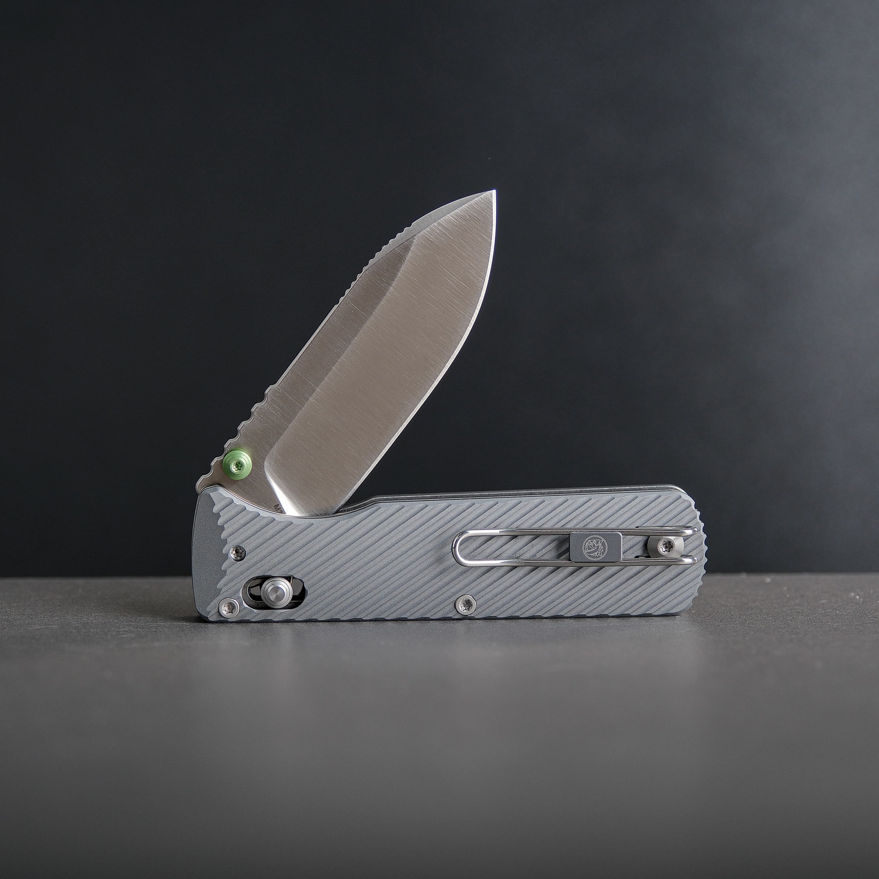 Vombat - Crossbar Lock (2.92" M390 Blade & Aluminum Handle) - A4104 - Image 20