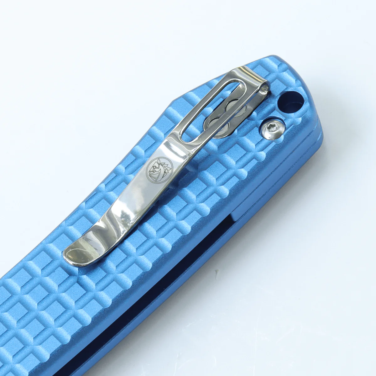 WMK EXCLUSIVE VOSTEED RACCOON CROSSBAR LOCK FOLDING KNIFE BLUE ALUMINUM FRAG HANDLE 14C28N PLAIN EDGE SATIN FINISH RCCWA4 - Image 4