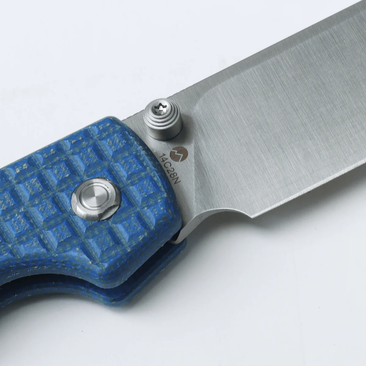 WMK EXCLUSIVE VOSTEED RACCOON BUTTON LOCK FOLDING KNIFE BLUE MICARTA FRAG PATTERN HANDLE 14C28N PLAIN EDGE RC3SVM17 - Image 8